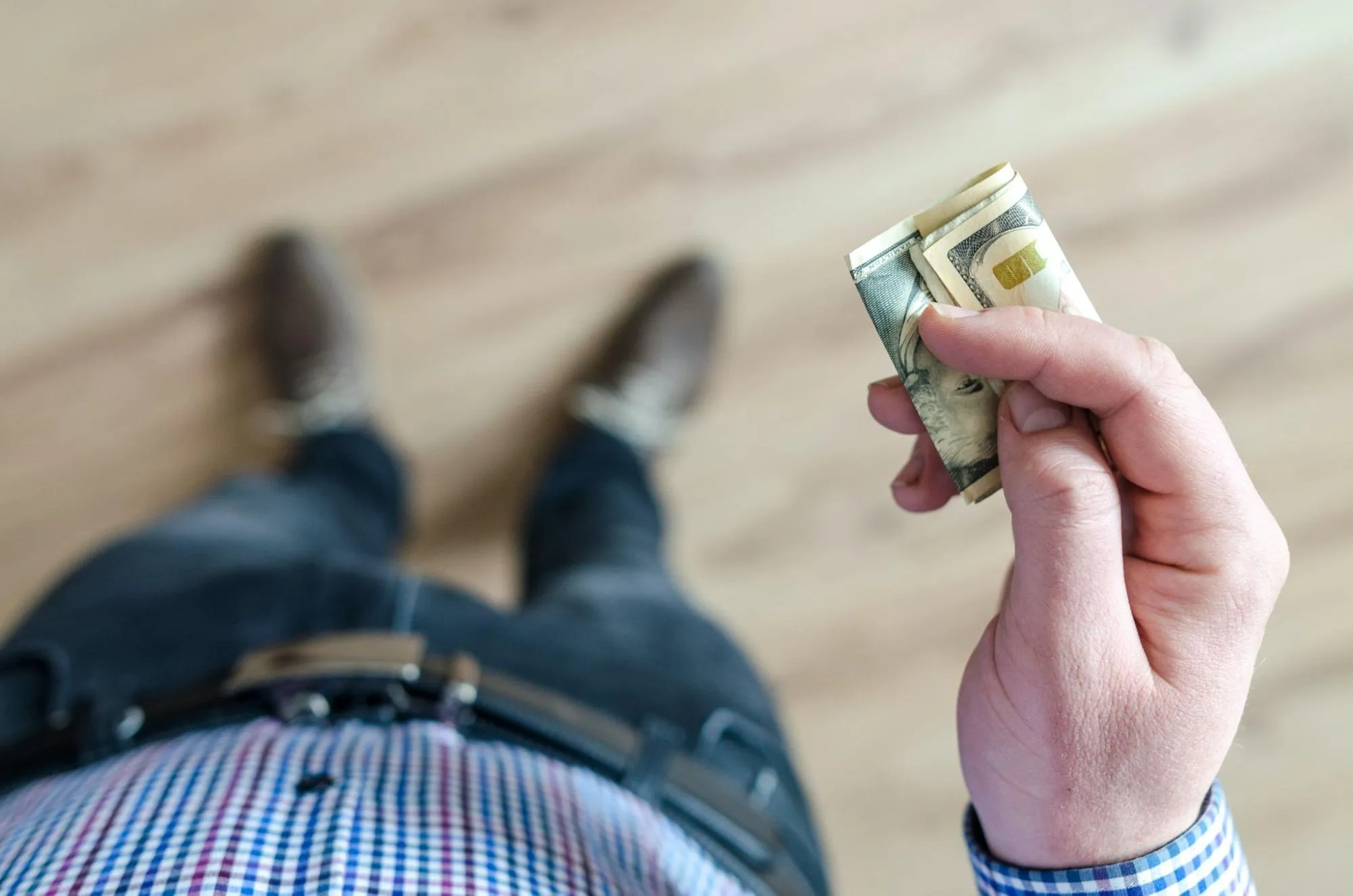 Should I accept a retention bonus? here's what experts say