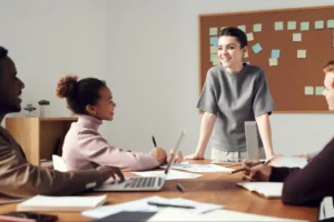 What Are Some Employee Incentive Plans Examples?