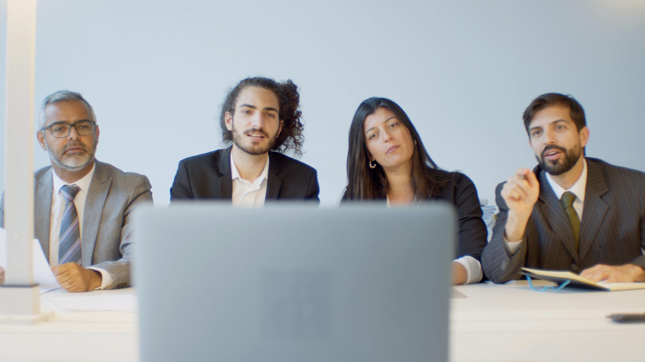 How To Conduct a Group Interview: 7 Tips